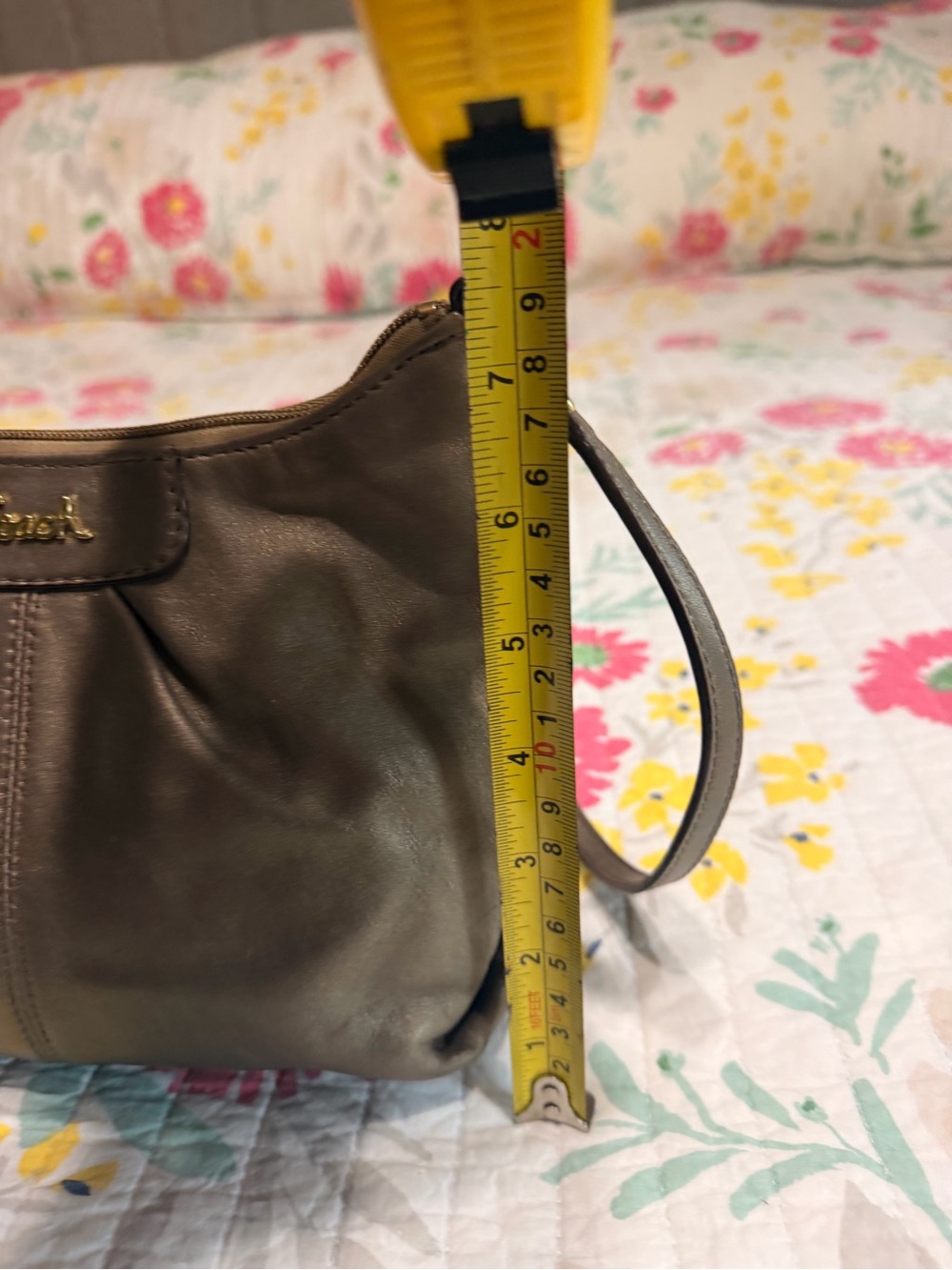 Coach Bronze Leather Shoulder Bag with Gold Logo - Picture 3 of 9